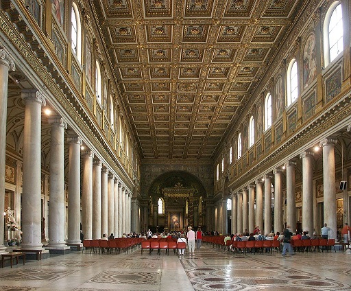 A Santa Maria Maggiore bazilika belső nézete (2003)